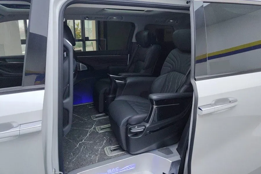 2024 GAC Trumpchi M8 2.0T 252HP L4 8AT,autocango,china used car exporter,china ev exporter,chinese used car exporter,chinese used ev exporter