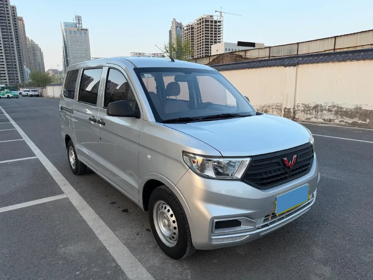 2019 WuLing HongGuang V 1.5L 99HP L4 6MT,autocango,china used car exporter,china ev exporter,chinese used car exporter,chinese used ev exporter
