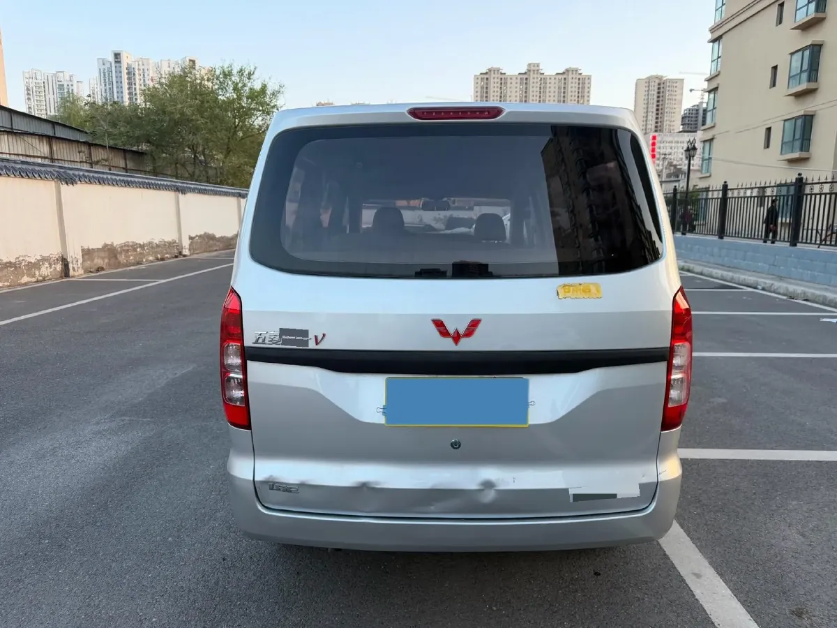 2019 WuLing HongGuang V 1.5L 99HP L4 6MT,autocango,china used car exporter,china ev exporter,chinese used car exporter,chinese used ev exporter
