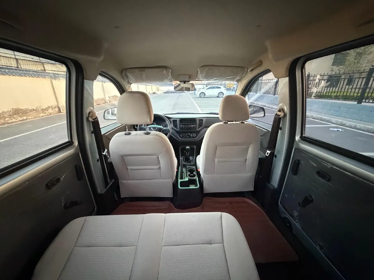 2019 WuLing HongGuang V 1.5L 99HP L4 6MT,autocango,china used car exporter,china ev exporter,chinese used car exporter,chinese used ev exporter