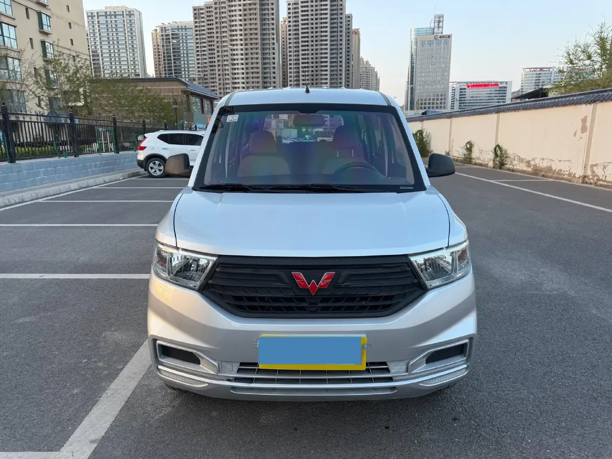 2019 WuLing HongGuang V 1.5L 99HP L4 6MT,autocango,china used car exporter,china ev exporter,chinese used car exporter,chinese used ev exporter