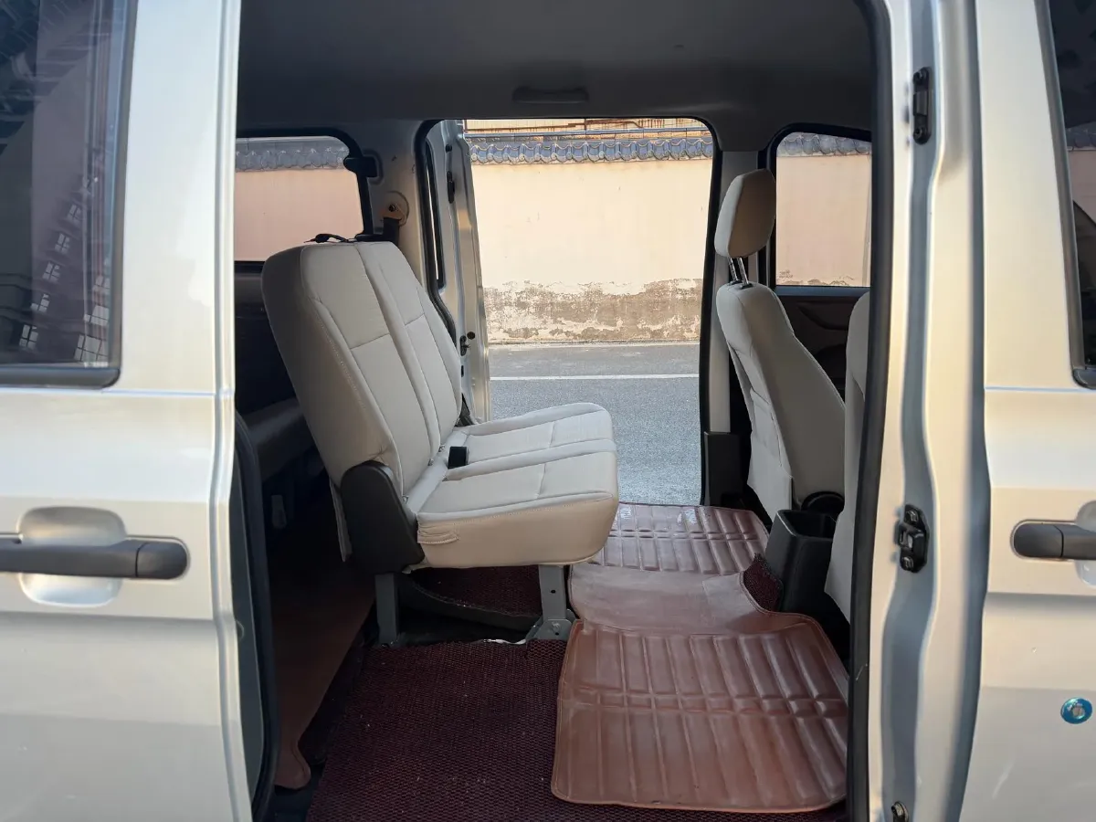 2019 WuLing HongGuang V 1.5L 99HP L4 6MT,autocango,china used car exporter,china ev exporter,chinese used car exporter,chinese used ev exporter