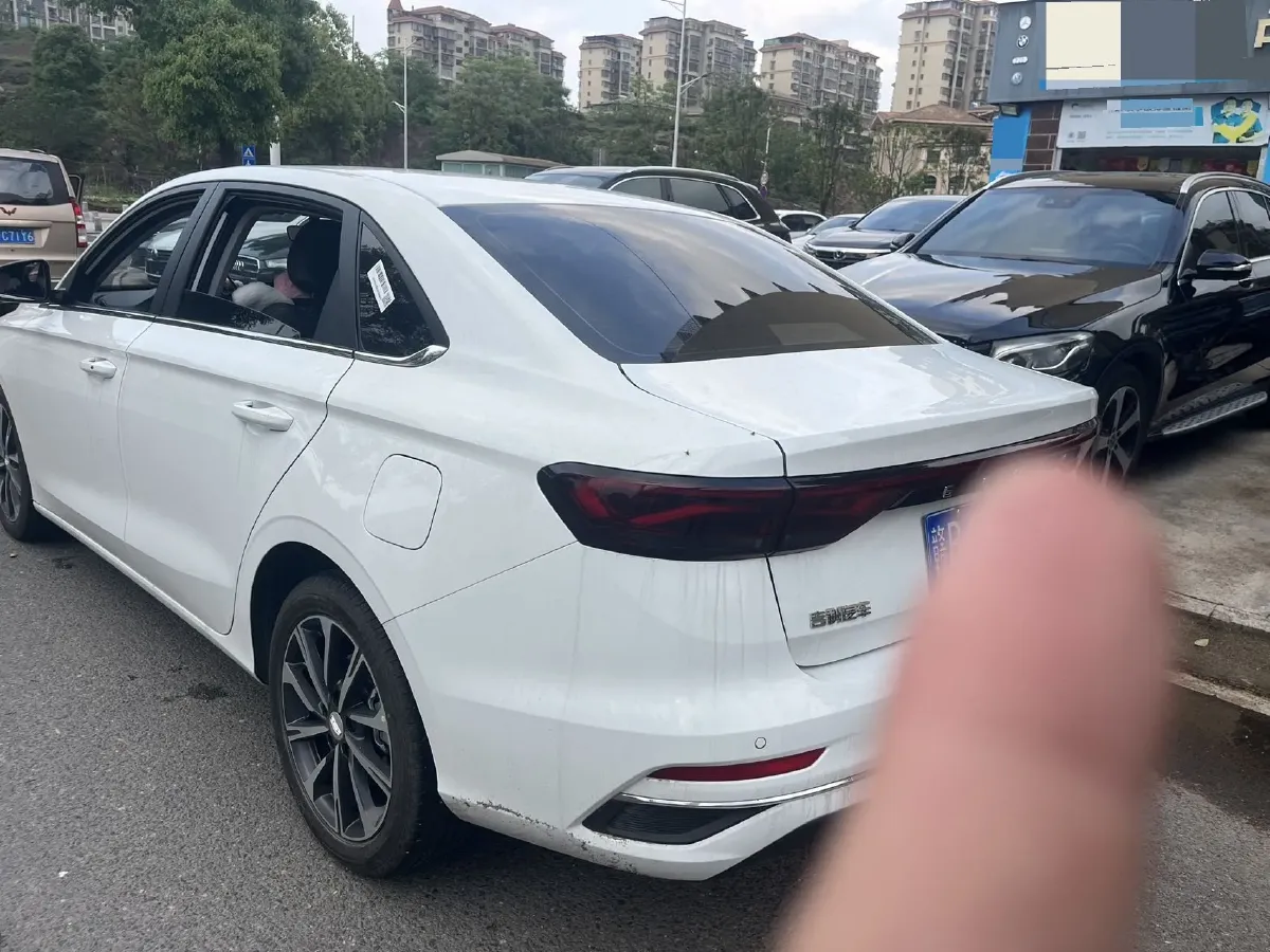 2025 Geely Emgrand 1.5L 127HP L4 CVT,autocango,china used car exporter,china ev exporter,chinese used car exporter,chinese used ev exporter