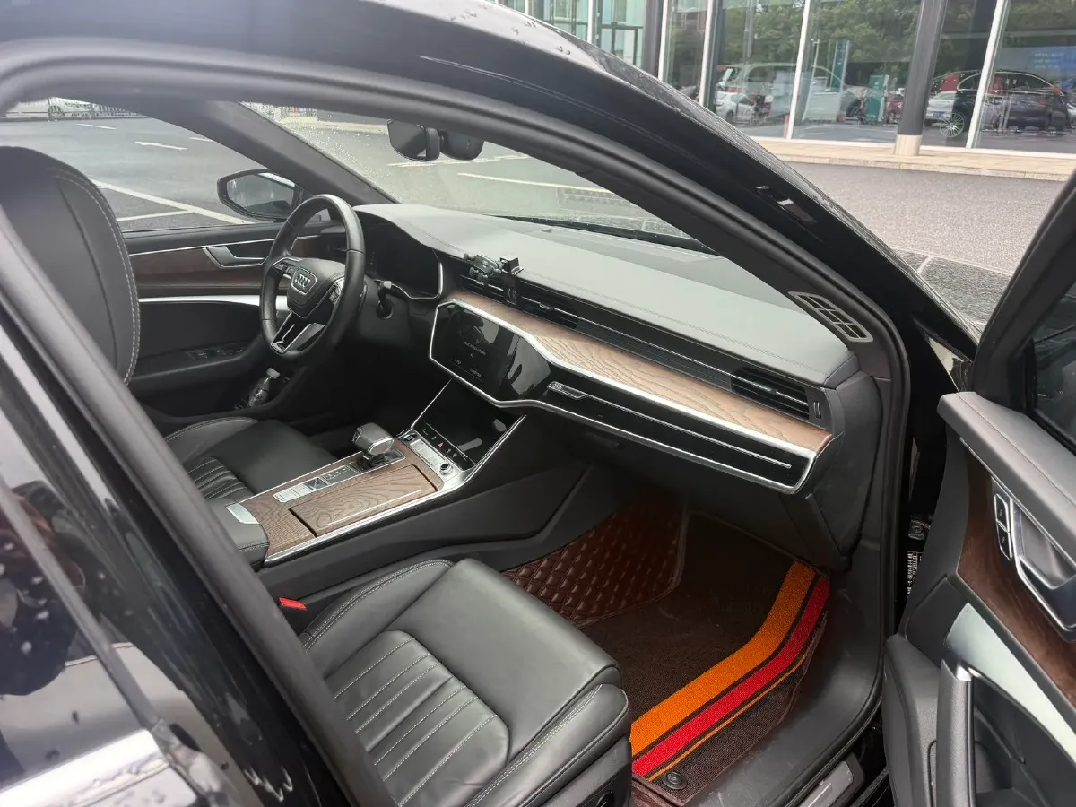 2023 Audi A6L 2.0T 245HP L4 7DCT,autocango,china used car exporter,china ev exporter,chinese used car exporter,chinese used ev exporter