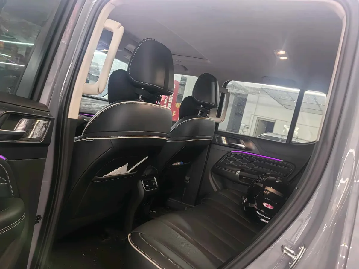 2023 Tank 300 2.0T 227HP L4 8AT,autocango,china used car exporter,china ev exporter,chinese used car exporter,chinese used ev exporter