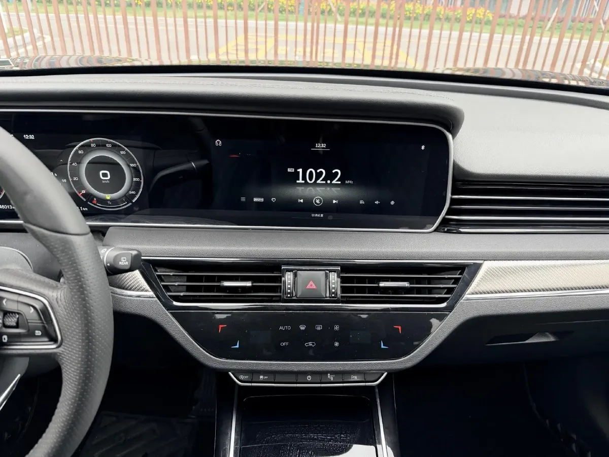 2022 HongQi HS5 2.0T 224HP L4 6AT,autocango,china used car exporter,china ev exporter,chinese used car exporter,chinese used ev exporter