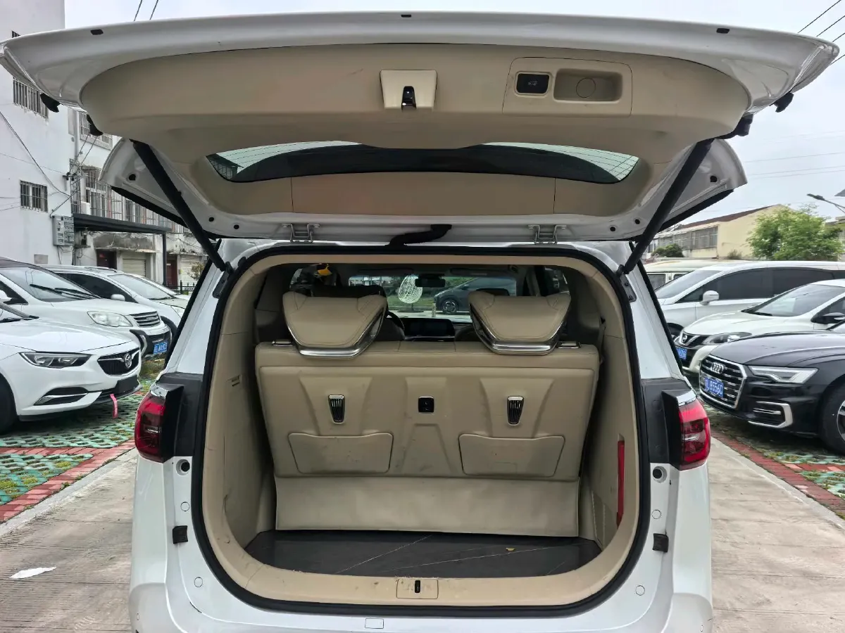 2023 Buick GL8 2.0T 237HP L4 9AT,autocango,china used car exporter,china ev exporter,chinese used car exporter,chinese used ev exporter