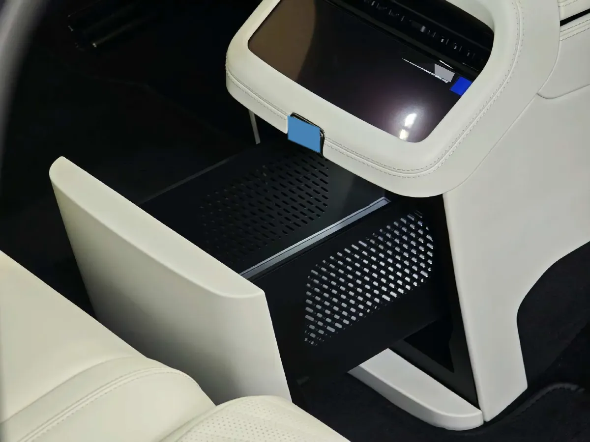 2025 YangWang U7 2.0T 245HP H4 E-CVT PHEV 52.4KWH,autocango,china used car exporter,china ev exporter,chinese used car exporter,chinese used ev exporter