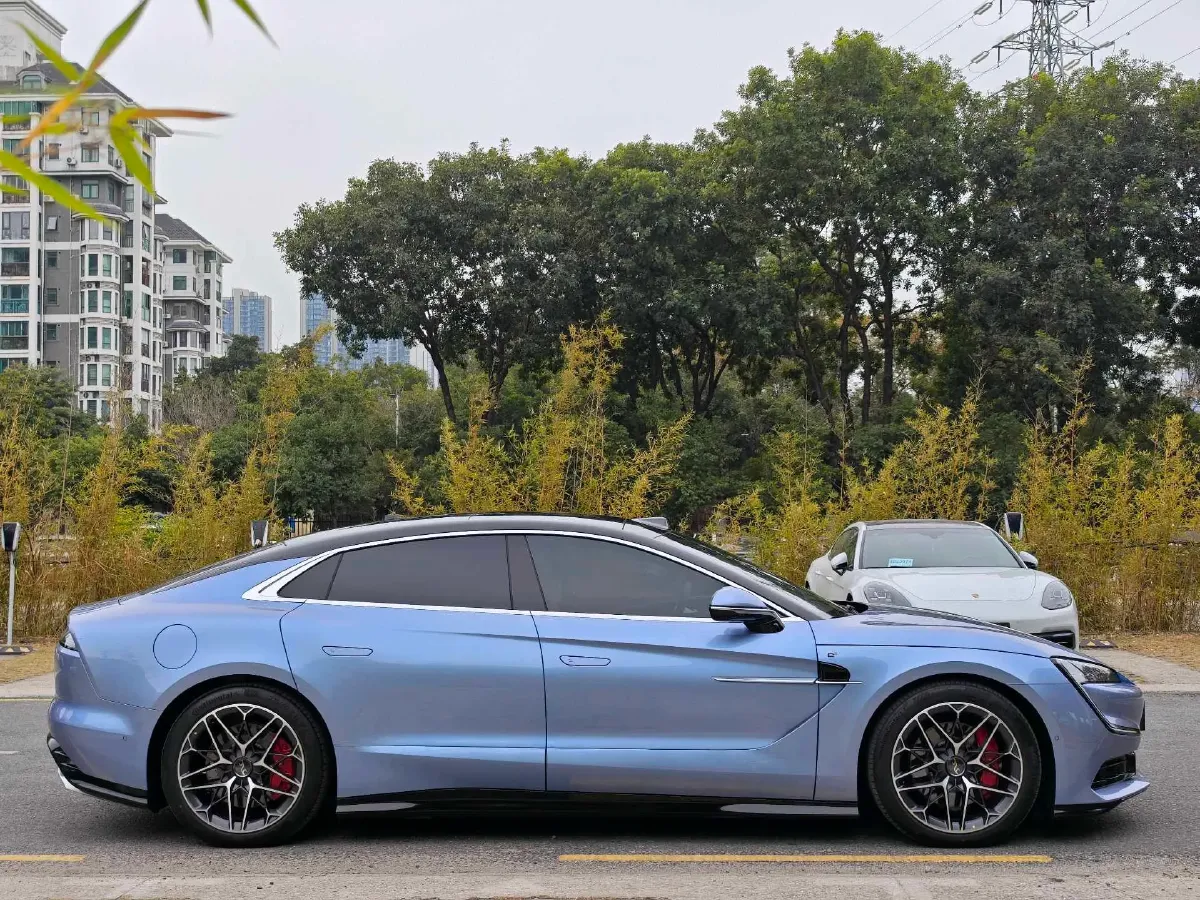 2025 YangWang U7 2.0T 245HP H4 E-CVT PHEV 52.4KWH,autocango,china used car exporter,china ev exporter,chinese used car exporter,chinese used ev exporter