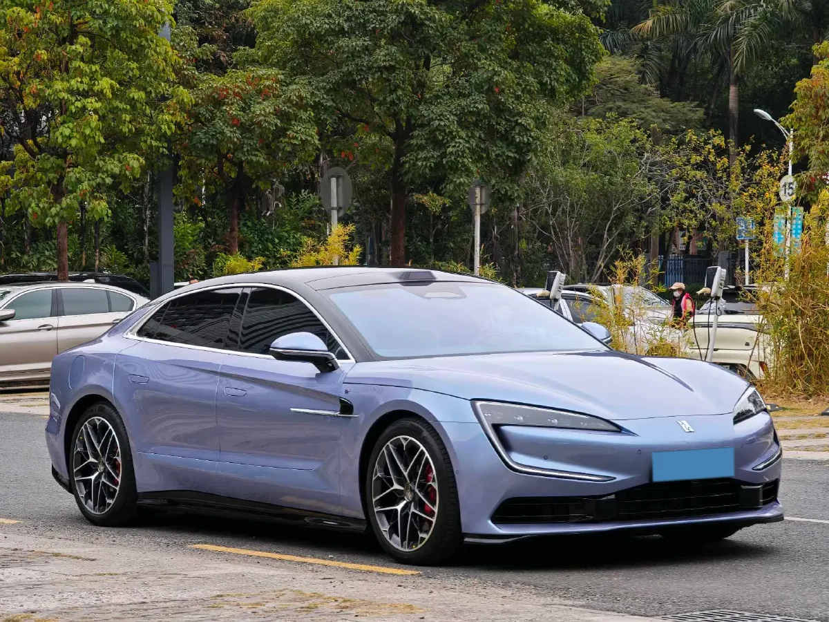 2025 YangWang U7 2.0T 245HP H4 E-CVT PHEV 52.4KWH,autocango,china used car exporter,china ev exporter,chinese used car exporter,chinese used ev exporter