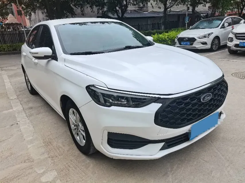 2021 Ford Escort 1.5L 122HP L3 6AT,autocango,china used car exporter,china ev exporter,chinese used car exporter,chinese used ev exporter