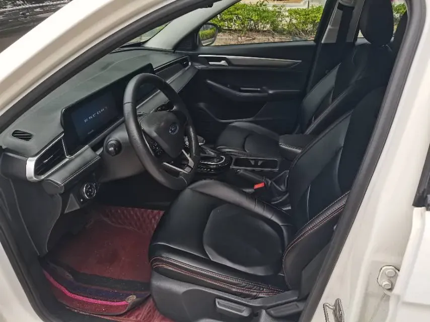 2021 Ford Escort 1.5L 122HP L3 6AT,autocango,china used car exporter,china ev exporter,chinese used car exporter,chinese used ev exporter