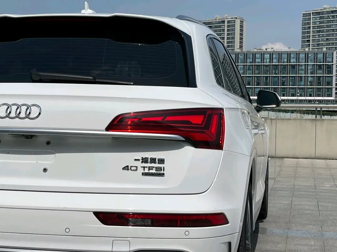 2022 Audi Q5L 2.0T 190HP L4 7DCT,autocango,china used car exporter,china ev exporter,chinese used car exporter,chinese used ev exporter