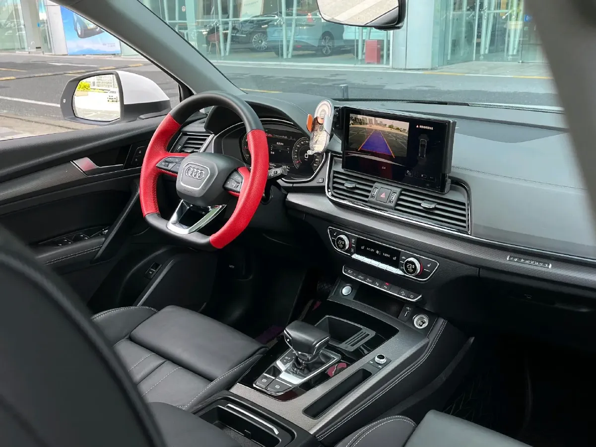 2022 Audi Q5L 2.0T 190HP L4 7DCT,autocango,china used car exporter,china ev exporter,chinese used car exporter,chinese used ev exporter