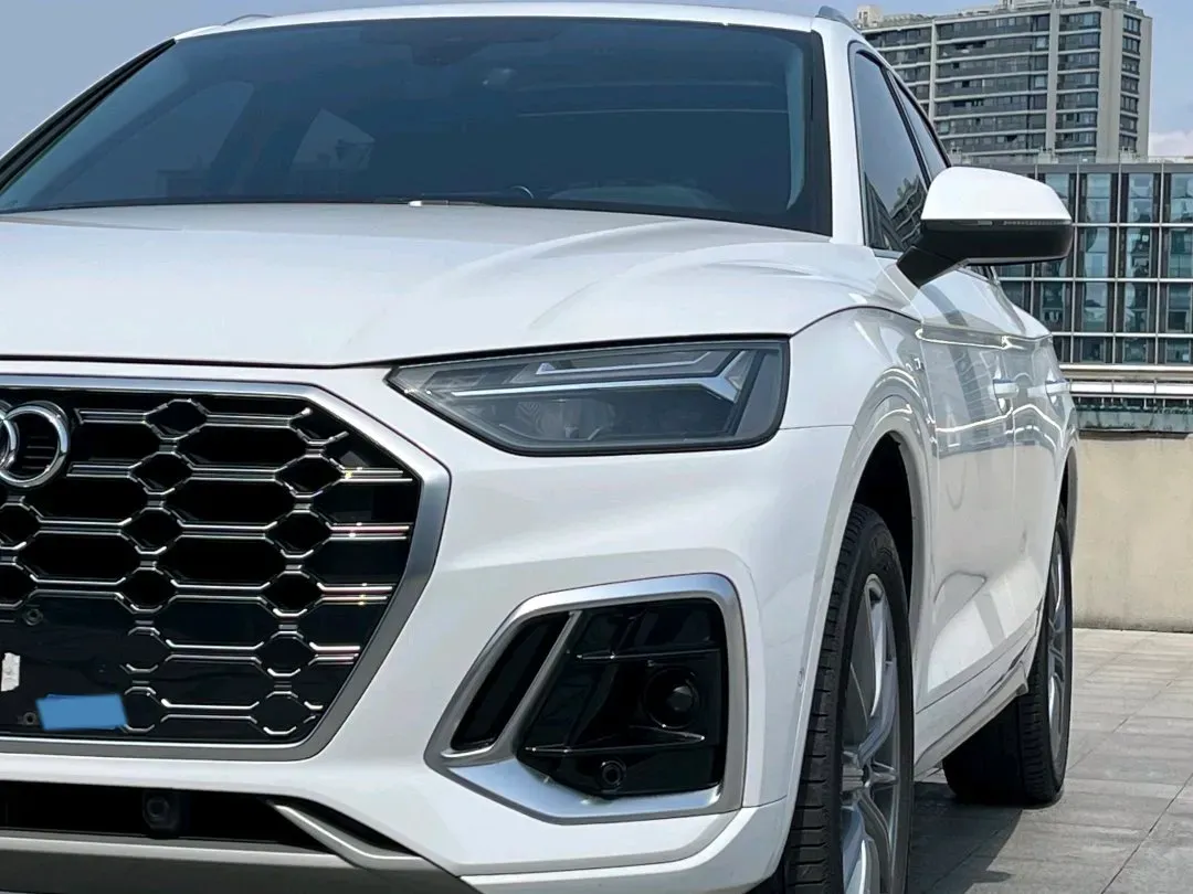 2022 Audi Q5L 2.0T 190HP L4 7DCT,autocango,china used car exporter,china ev exporter,chinese used car exporter,chinese used ev exporter