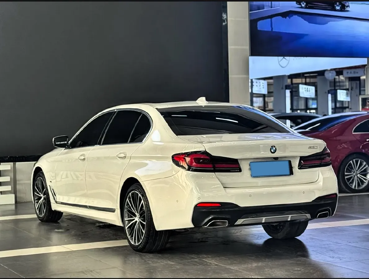 2021 BMW 5 Series 2.0T 252HP L4 8AT,autocango,china used car exporter,china ev exporter,chinese used car exporter,chinese used ev exporter