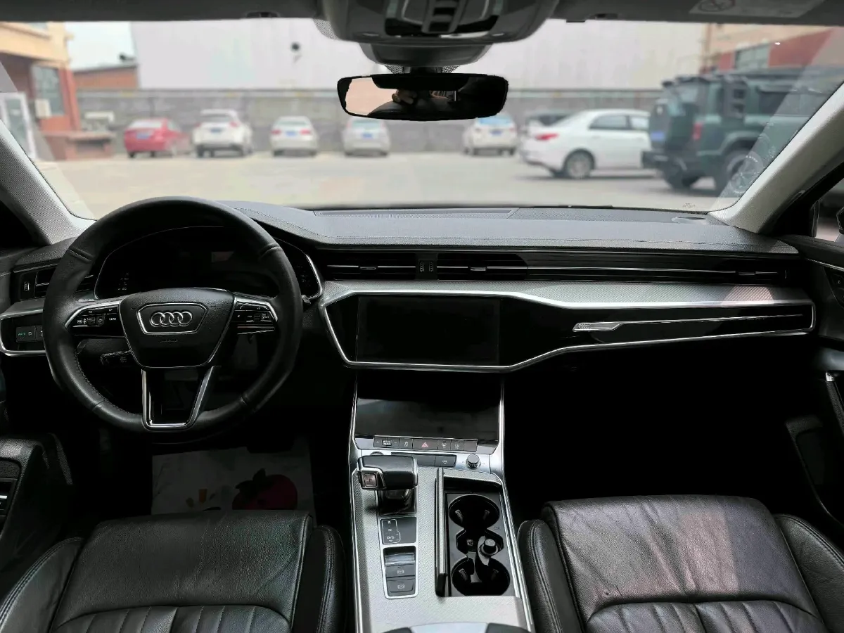 2021 Audi A6L 2.0T 224HP L4 7DCT,autocango,china used car exporter,china ev exporter,chinese used car exporter,chinese used ev exporter