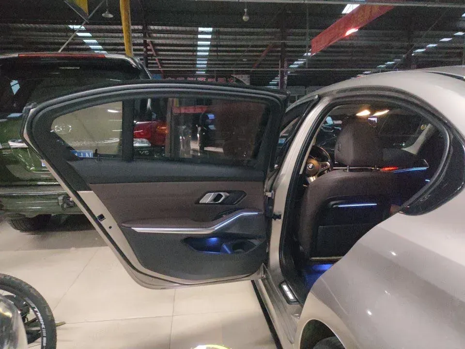 2020 BMW 3 Series 2.0T 156HP L4 8AT,autocango,china used car exporter,china ev exporter,chinese used car exporter,chinese used ev exporter