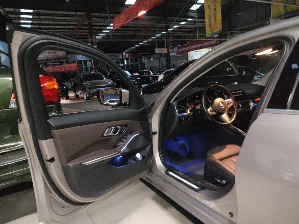 2020 BMW 3 Series 2.0T 156HP L4 8AT,autocango,china used car exporter,china ev exporter,chinese used car exporter,chinese used ev exporter