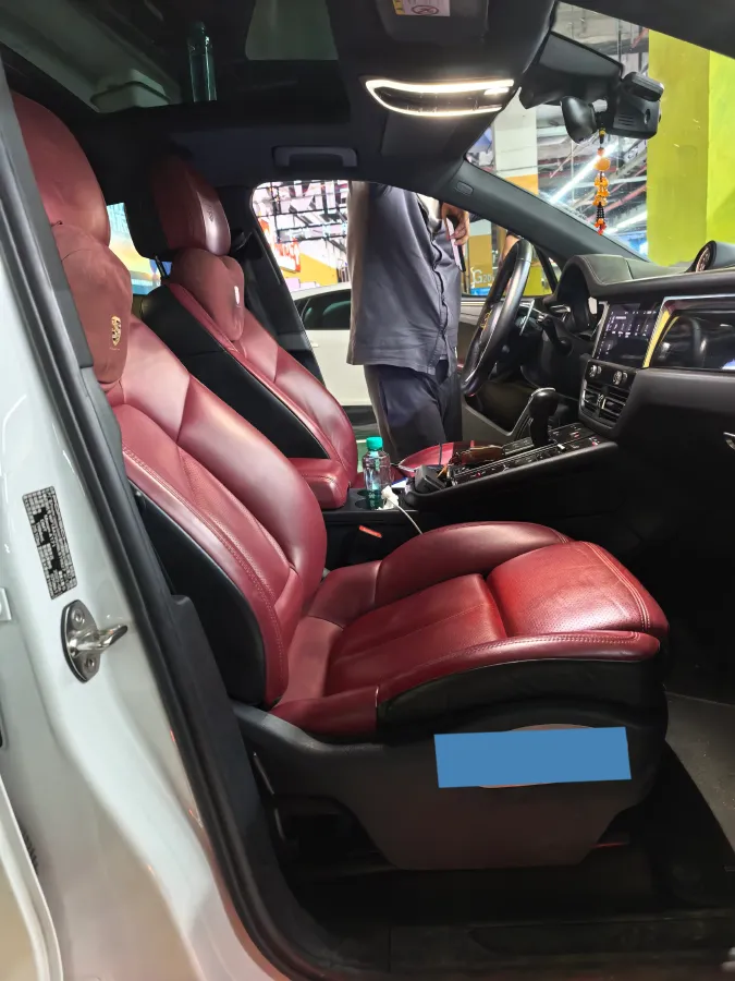 2022 Porsche Macan 2.0T 265HP L4 7DCT,autocango,china used car exporter,china ev exporter,chinese used car exporter,chinese used ev exporter