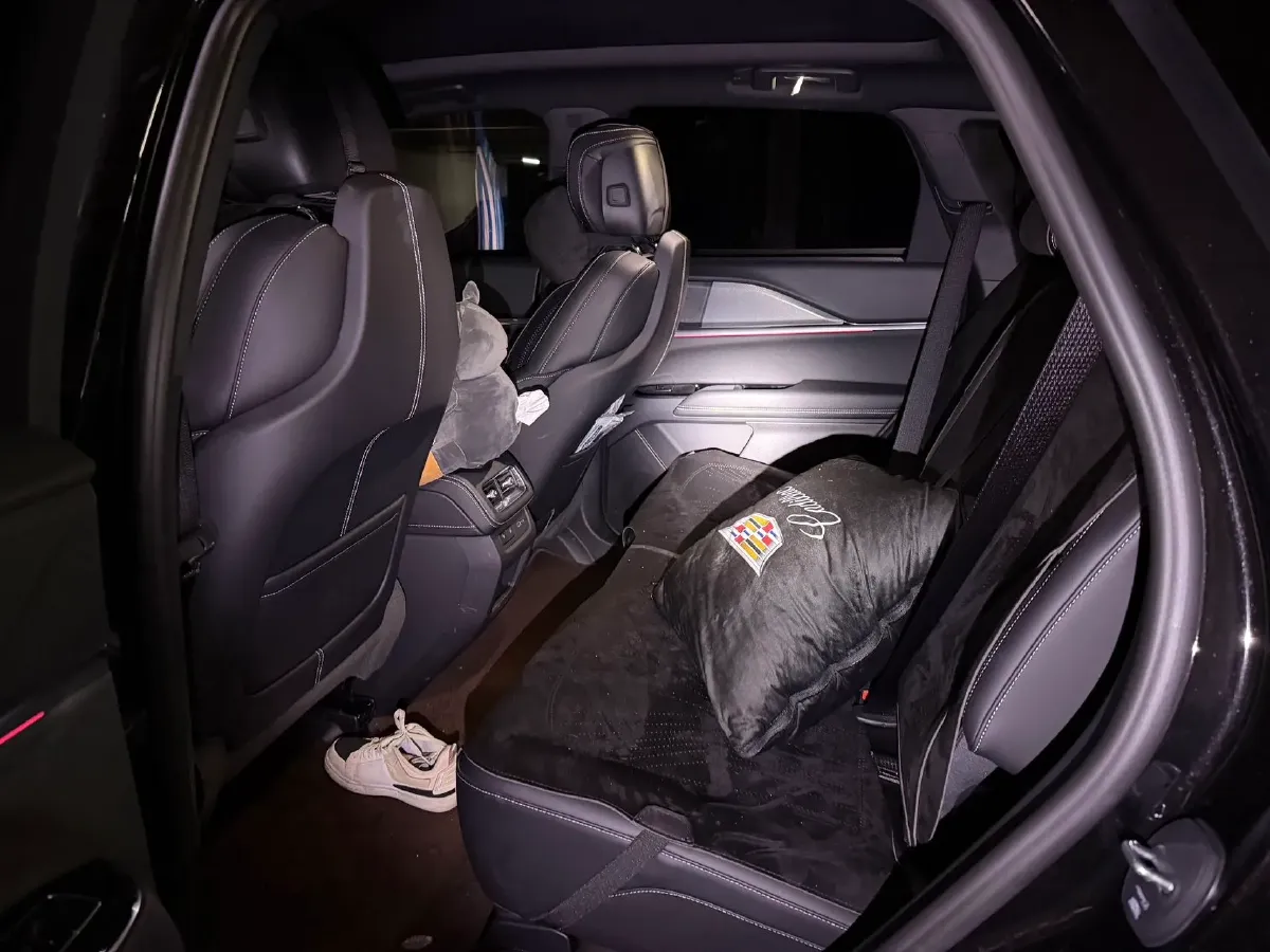 2026 Cadillac XT5 2.0T 237HP L4 9AT,autocango,china used car exporter,china ev exporter,chinese used car exporter,chinese used ev exporter