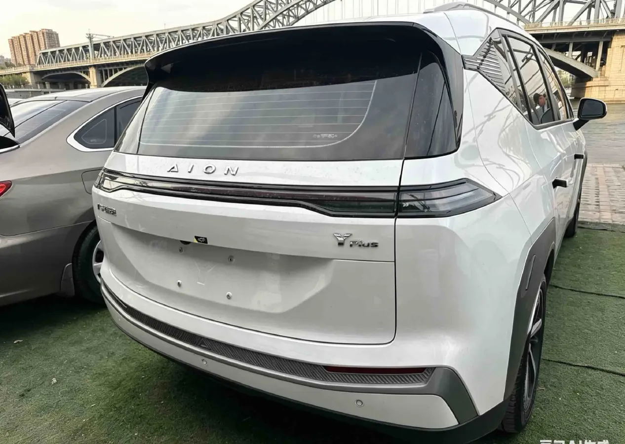 2024 Leapmotor C11 1.5L 95HP L4 REEV 43.74KWH,autocango,china used car exporter,china ev exporter,chinese used car exporter,chinese used ev exporter