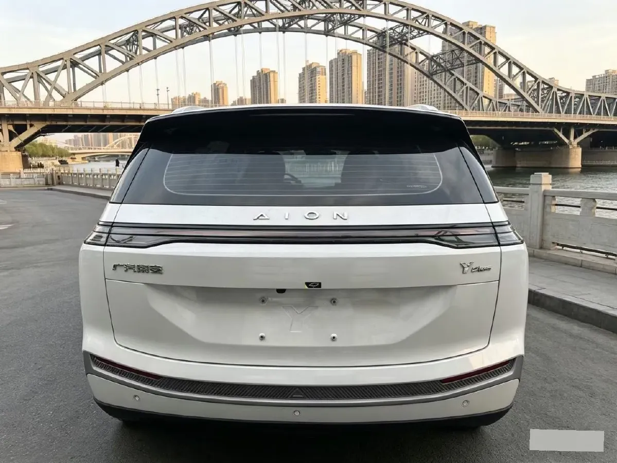 2024 Leapmotor C11 1.5L 95HP L4 REEV 43.74KWH,autocango,china used car exporter,china ev exporter,chinese used car exporter,chinese used ev exporter