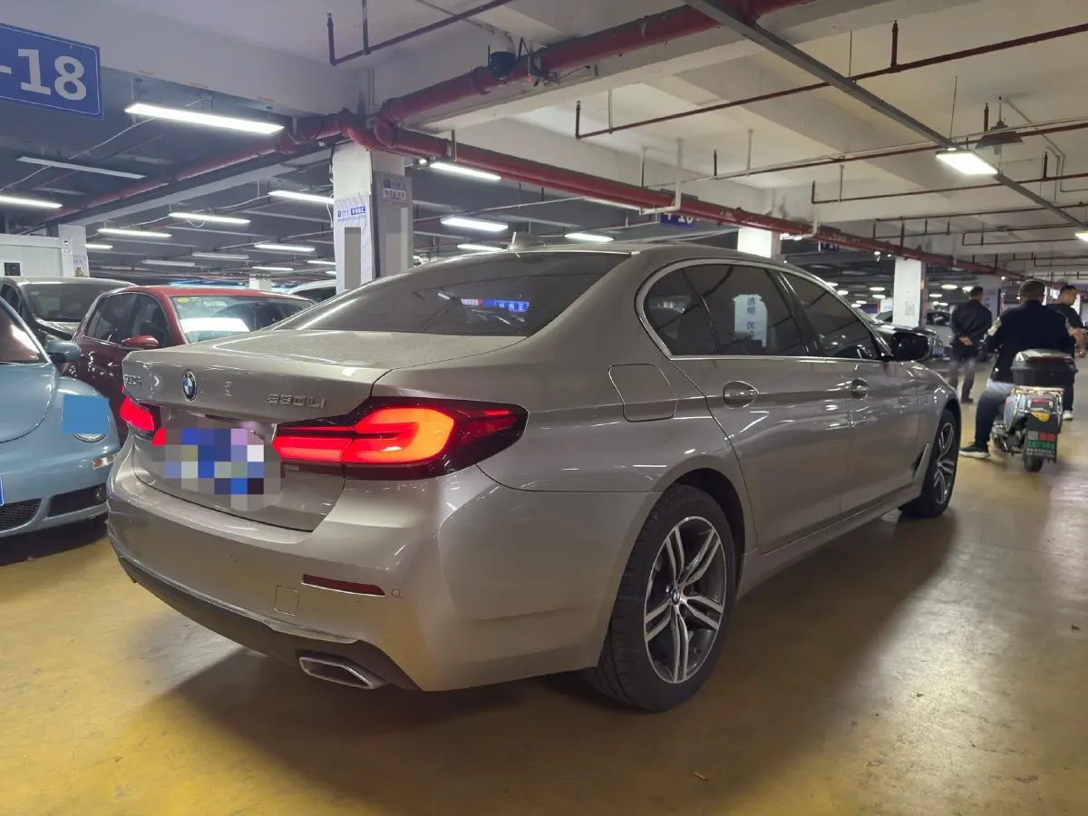 2021 BMW 5 Series 2.0T 252HP L4 8AT,autocango,china used car exporter,china ev exporter,chinese used car exporter,chinese used ev exporter