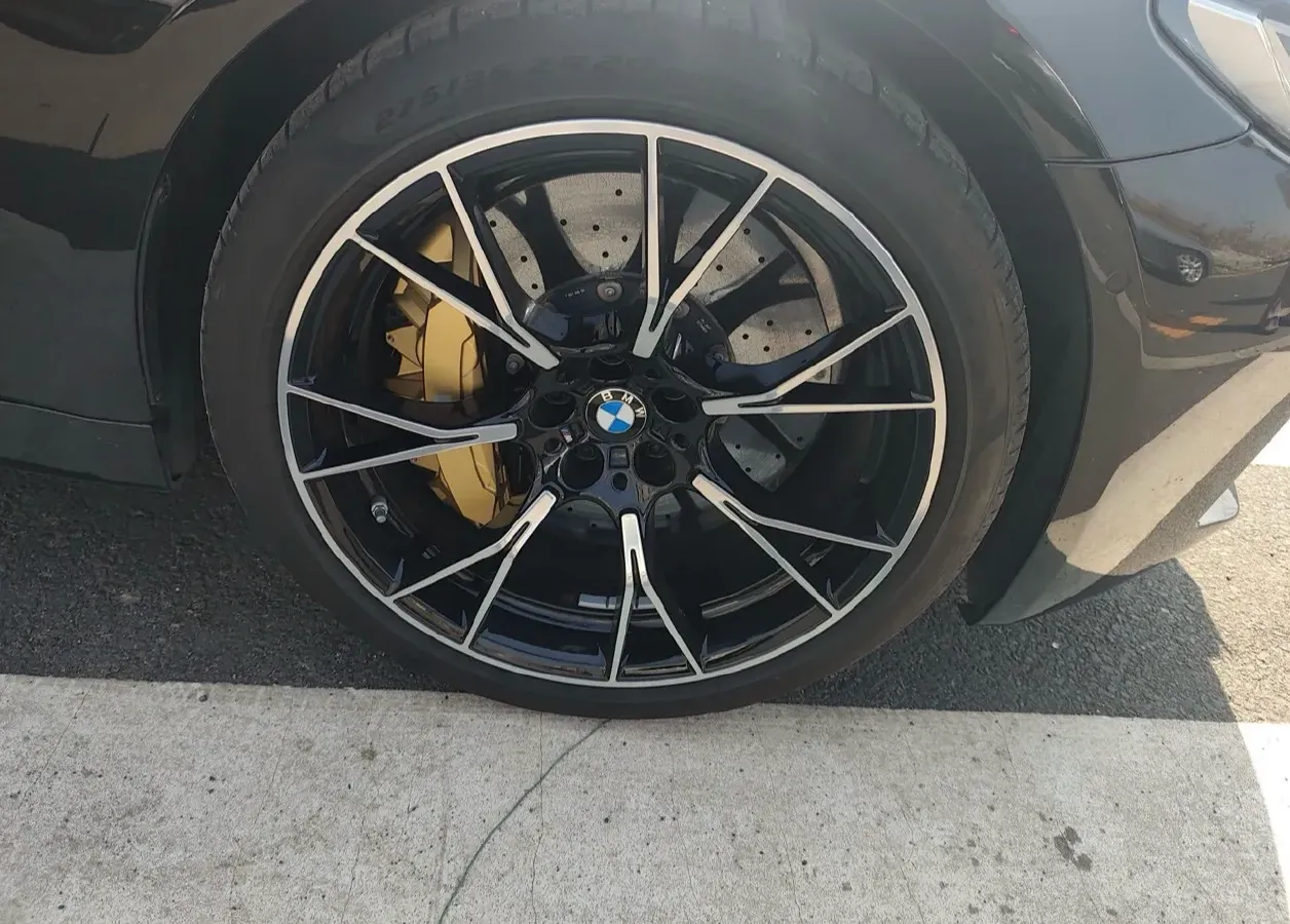 2021 BMW M5 4.4T 600HP V8 8AT,autocango,china used car exporter,china ev exporter,chinese used car exporter,chinese used ev exporter