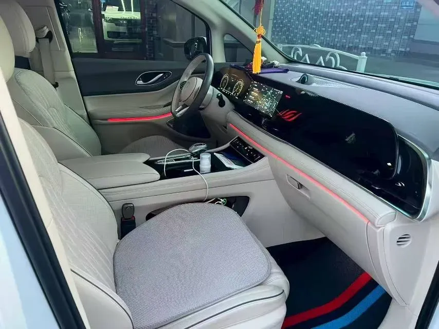 2022 Voyah Dream 1.5T 136HP L4 PHEV 25.57KWH,autocango,china used car exporter,china ev exporter,chinese used car exporter,chinese used ev exporter