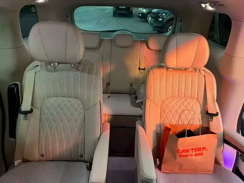 2022 Voyah Dream 1.5T 136HP L4 PHEV 25.57KWH,autocango,china used car exporter,china ev exporter,chinese used car exporter,chinese used ev exporter