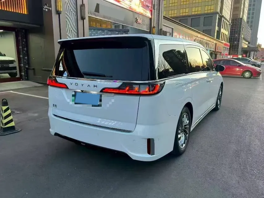 2022 Voyah Dream 1.5T 136HP L4 PHEV 25.57KWH,autocango,china used car exporter,china ev exporter,chinese used car exporter,chinese used ev exporter
