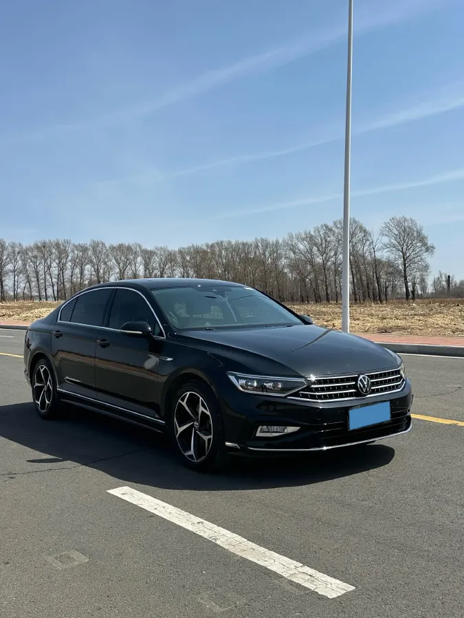 2023 Volkswagen Magotan 2.0T 186HP L4 7DCT,autocango,china used car exporter,china ev exporter,chinese used car exporter,chinese used ev exporter