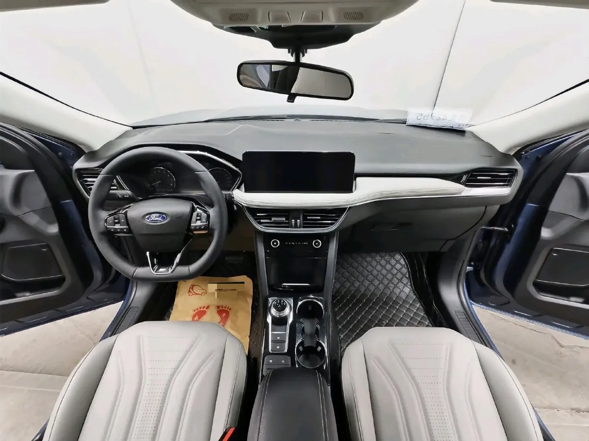 2024 Ford Escape 2.0T 248HP L4 8AT,autocango,china used car exporter,china ev exporter,chinese used car exporter,chinese used ev exporter