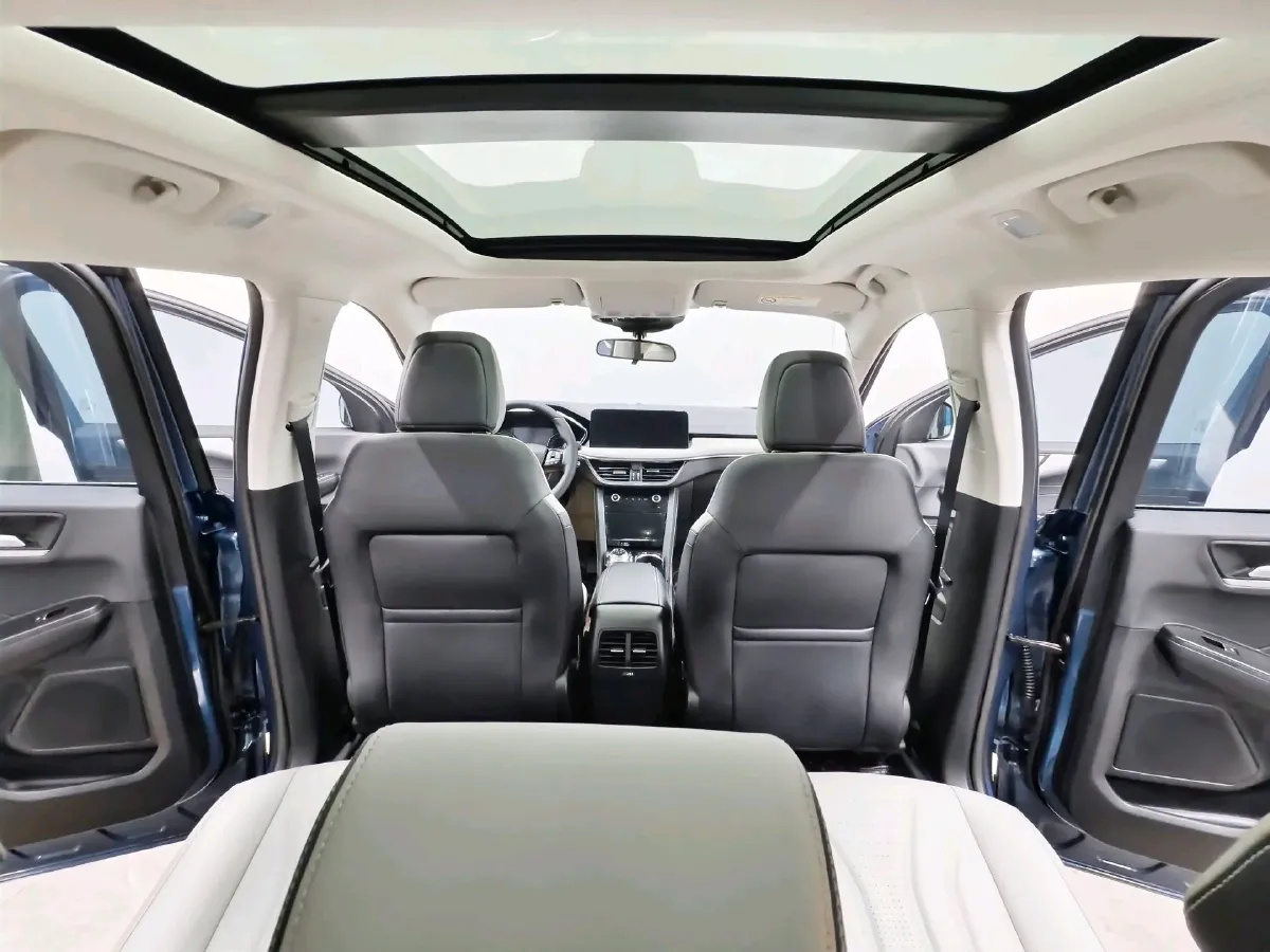 2024 Ford Escape 2.0T 248HP L4 8AT,autocango,china used car exporter,china ev exporter,chinese used car exporter,chinese used ev exporter