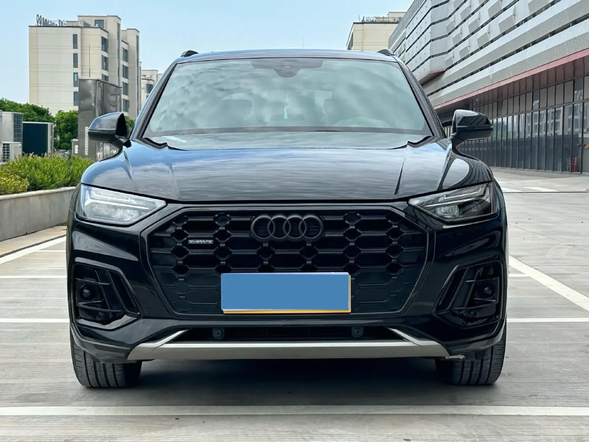 2023 Audi Q5L 2.0T 190HP L4 7DCT,autocango,china used car exporter,china ev exporter,chinese used car exporter,chinese used ev exporter