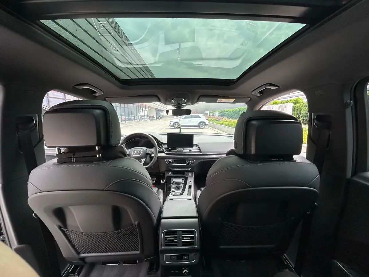 2023 Audi Q5L 2.0T 190HP L4 7DCT,autocango,china used car exporter,china ev exporter,chinese used car exporter,chinese used ev exporter