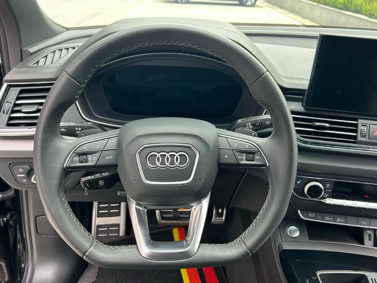 2023 Audi Q5L 2.0T 190HP L4 7DCT,autocango,china used car exporter,china ev exporter,chinese used car exporter,chinese used ev exporter