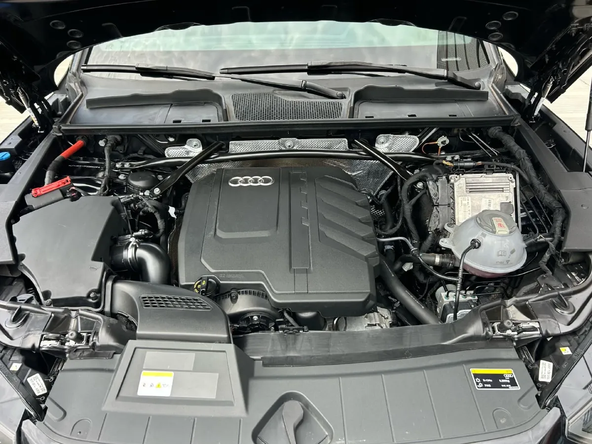 2023 Audi Q5L 2.0T 190HP L4 7DCT,autocango,china used car exporter,china ev exporter,chinese used car exporter,chinese used ev exporter