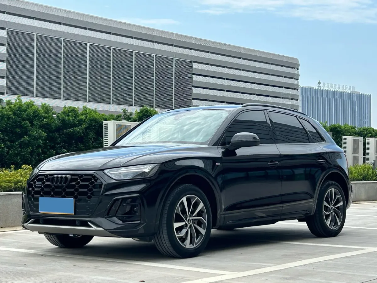 2023 Audi Q5L 2.0T 190HP L4 7DCT,autocango,china used car exporter,china ev exporter,chinese used car exporter,chinese used ev exporter