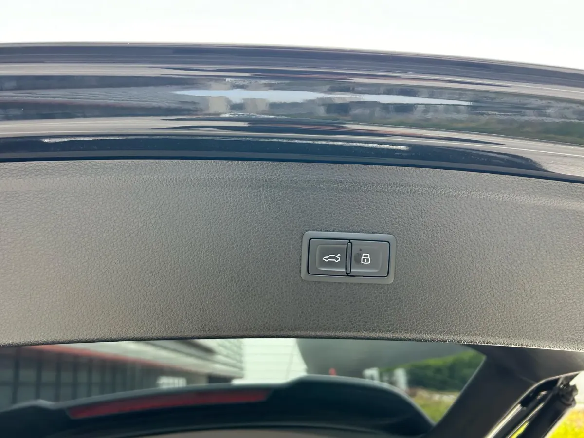 2023 Audi Q5L 2.0T 190HP L4 7DCT,autocango,china used car exporter,china ev exporter,chinese used car exporter,chinese used ev exporter