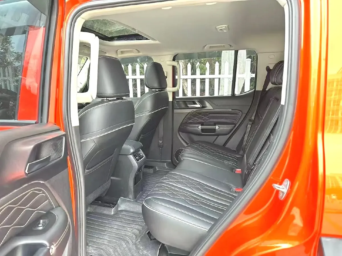 2021 Tank 300 2.0T 227HP L4 8AT,autocango,china used car exporter,china ev exporter,chinese used car exporter,chinese used ev exporter