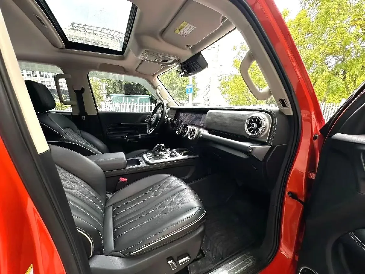 2021 Tank 300 2.0T 227HP L4 8AT,autocango,china used car exporter,china ev exporter,chinese used car exporter,chinese used ev exporter