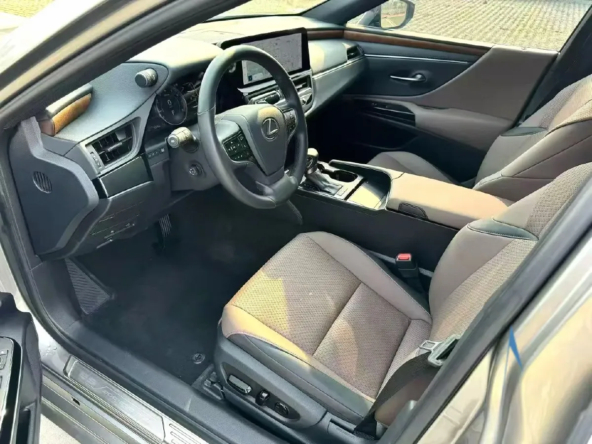 2024 Lexus ES 2.0L 173HP L4 CVT,autocango,china used car exporter,china ev exporter,chinese used car exporter,chinese used ev exporter