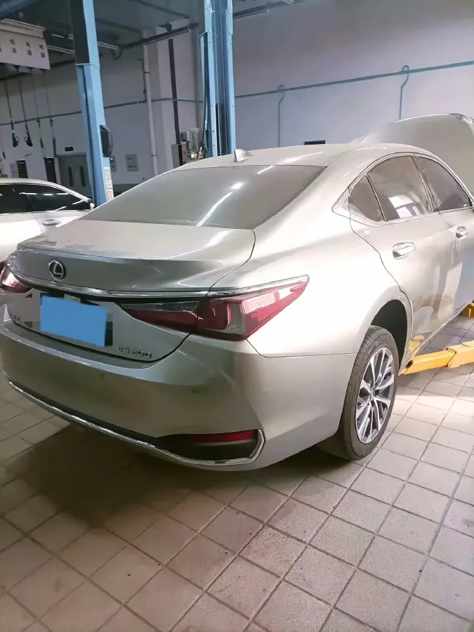 2024 Lexus ES 2.0L 173HP L4 CVT,autocango,china used car exporter,china ev exporter,chinese used car exporter,chinese used ev exporter