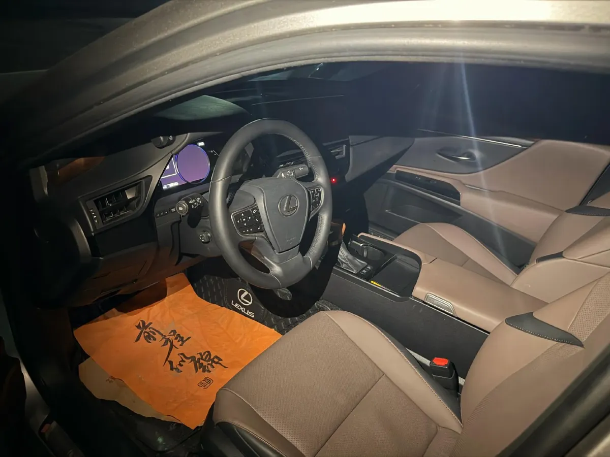 2024 Lexus ES 2.0L 173HP L4 CVT,autocango,china used car exporter,china ev exporter,chinese used car exporter,chinese used ev exporter