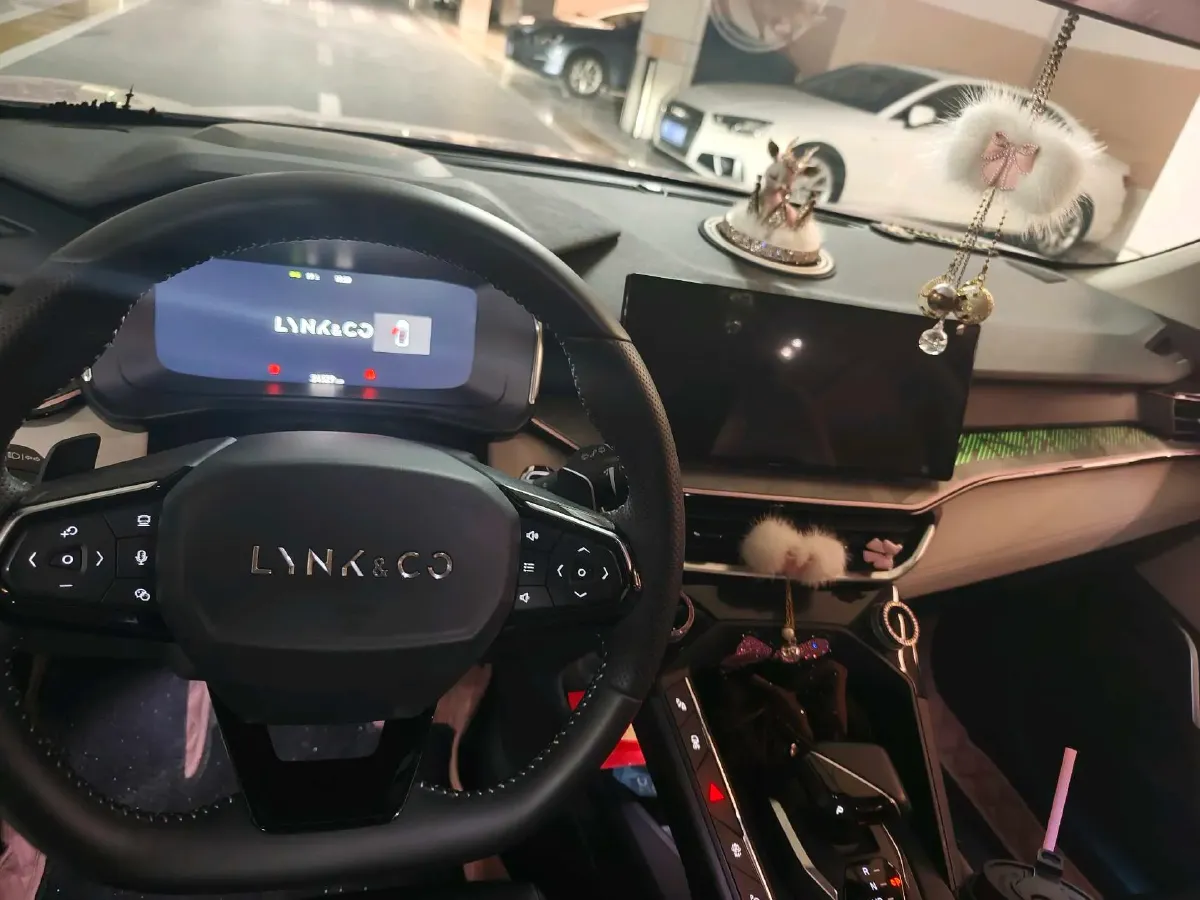 2023 LYNK&CO 03 1.5T 181HP L4 7DCT,autocango,china used car exporter,china ev exporter,chinese used car exporter,chinese used ev exporter