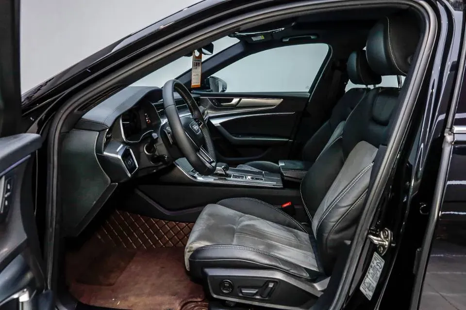 2020 Audi A6L 2.0T 224HP L4 7DCT,autocango,china used car exporter,china ev exporter,chinese used car exporter,chinese used ev exporter