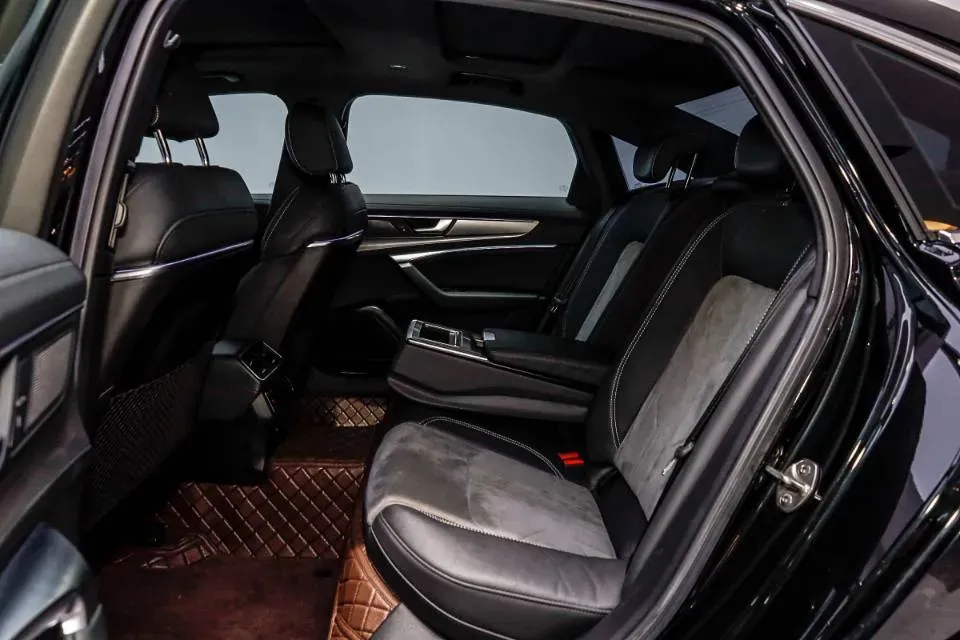 2020 Audi A6L 2.0T 224HP L4 7DCT,autocango,china used car exporter,china ev exporter,chinese used car exporter,chinese used ev exporter