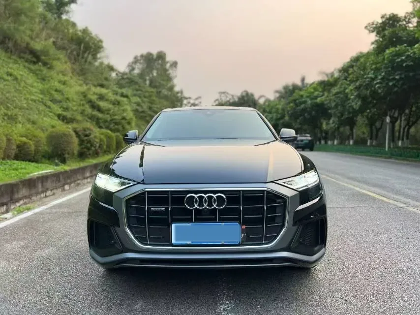 2021 Audi Q8 2.0T 245HP L4 8AT,autocango,china used car exporter,china ev exporter,chinese used car exporter,chinese used ev exporter